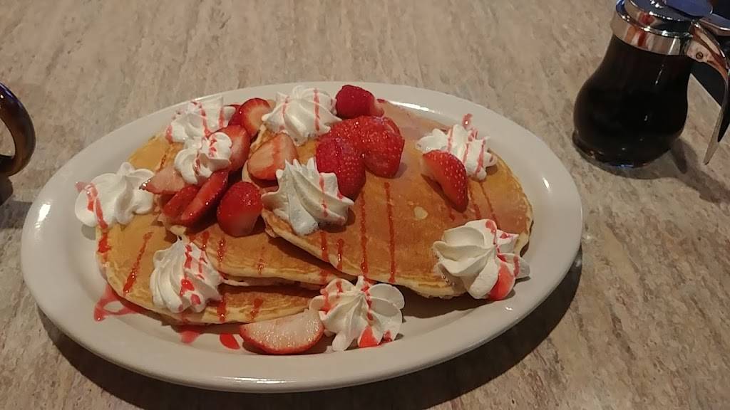 Ditas Family Restaurant | restaurant | 1569 S Madison Rd, Beloit, WI 53511, USA | 6083626477 OR +1 608-362-6477