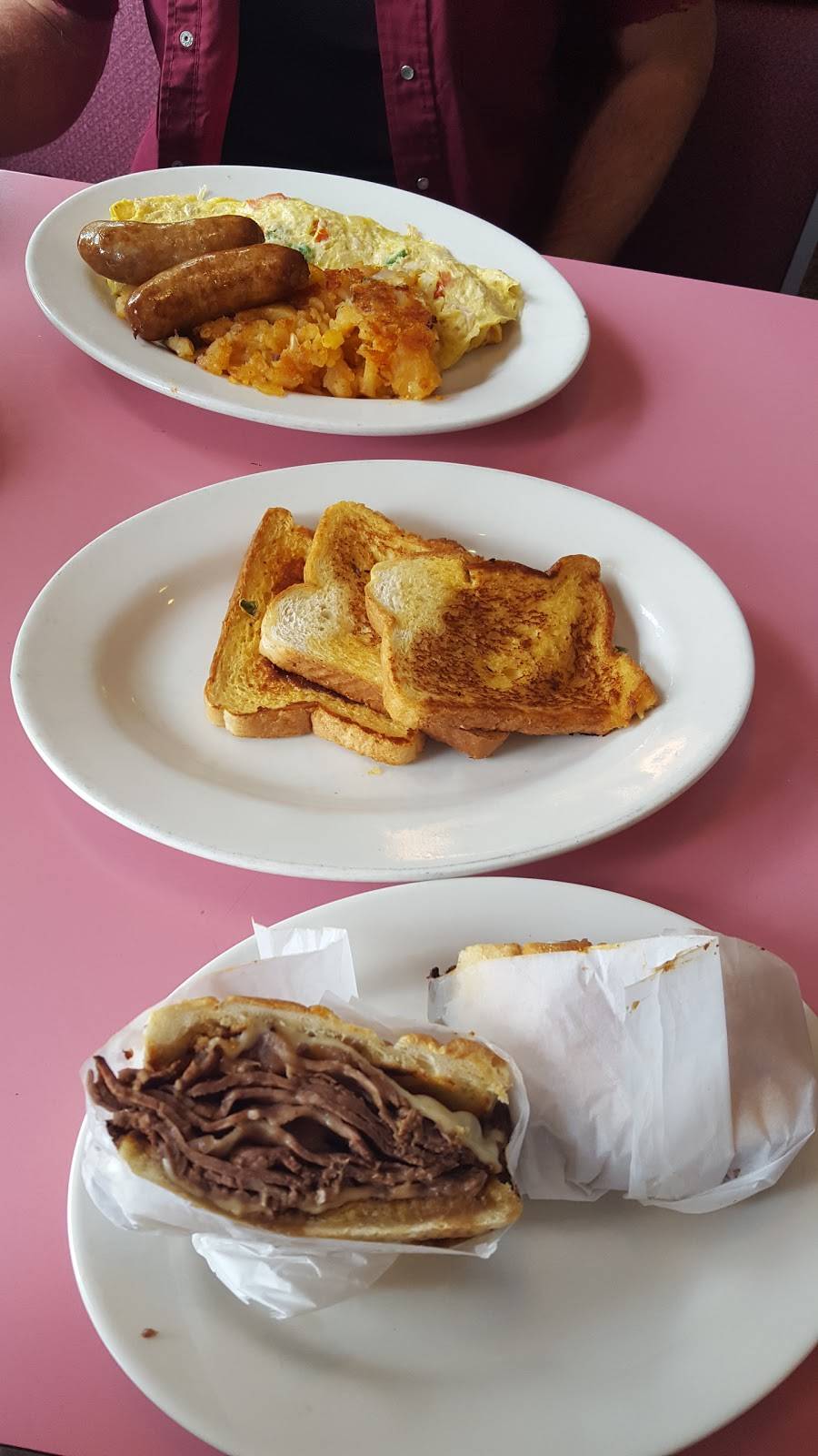 Glendale Diner | restaurant | 71-08 Myrtle Ave, Glendale, NY 11385, USA | 7183668846 OR +1 718-366-8846