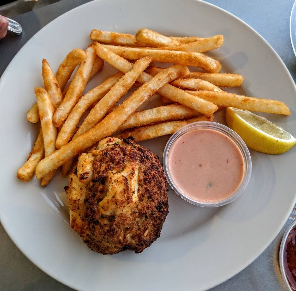 Brass Monkey | restaurant | 709 Gulf Way #200, St Pete Beach, FL 33706, USA | 7273677620 OR +1 727-367-7620