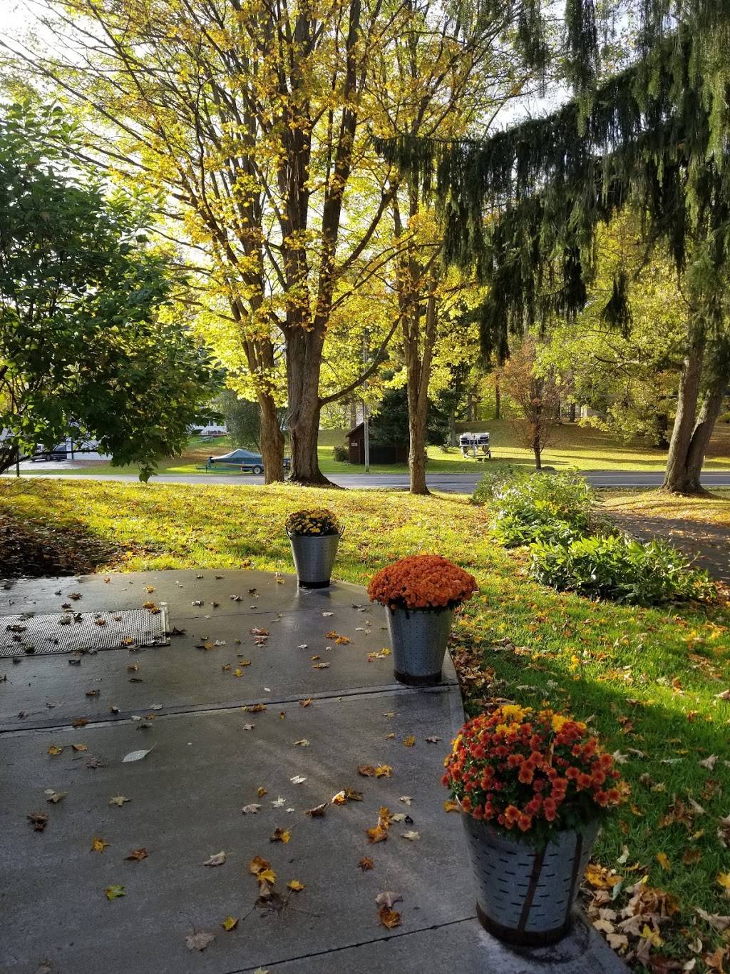 Hamilton Inn | restaurant | 4480 E Lake Rd, Hamilton, NY 13346, USA | 3152282125 OR +1 315-228-2125