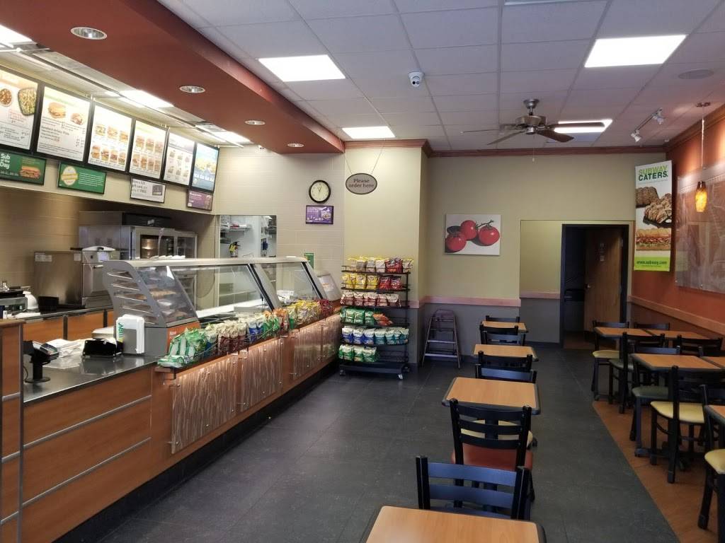 Subway | restaurant | 8970 Chinguascousy Road Chinguacousy Marketplace Bldg. B2, Unit 3, Brampton, ON L6Y 5X6, Canada | 9054549495 OR +1 905-454-9495