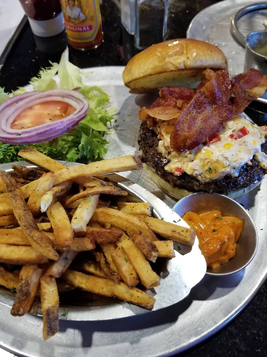 Charleston Sports Pub Mount Pleasant | restaurant | 1909 N Hwy 17, Mt Pleasant, SC 29464, USA | 8437323334 OR +1 843-732-3334