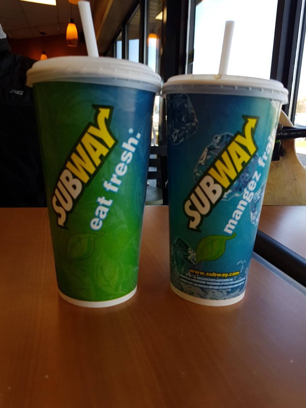 Subway | restaurant | 941 Hamilton Rd Hamilton-Highbury Plaza, Unit 3, London, ON N5Z 1W5, Canada | 5196596864 OR +1 519-659-6864