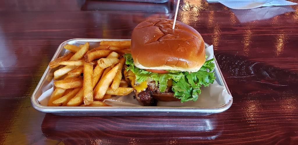 Macs Burgers | restaurant | 106 W Main St, Henderson, TX 75652, USA | 9037222193 OR +1 903-722-2193