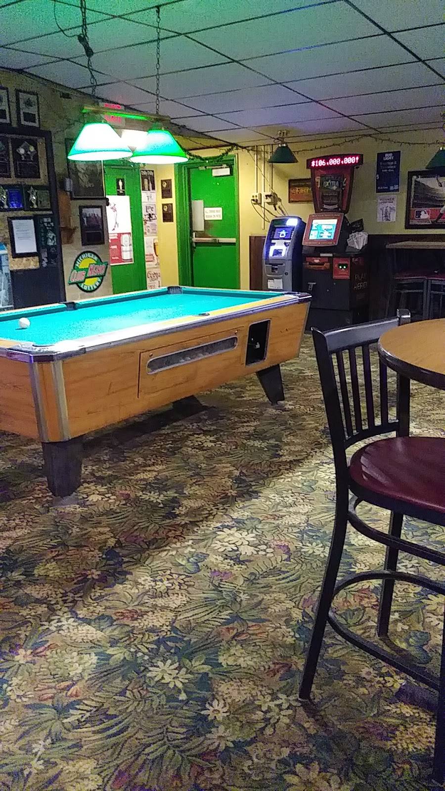 DJs Pub & Grill | restaurant | 2064 Henry St, Muskegon, MI 49441, USA | 2317552791 OR +1 231-755-2791