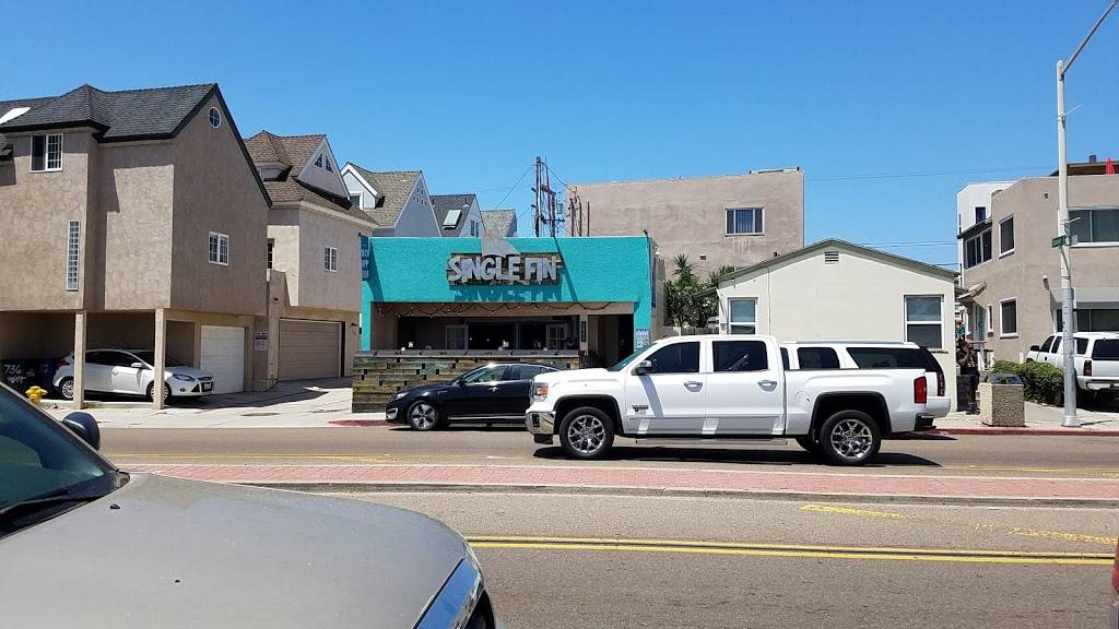 Single Fin Surf Grill | restaurant | 3844 Mission Blvd, San Diego, CA 92109, USA | 8583526611 OR +1 858-352-6611