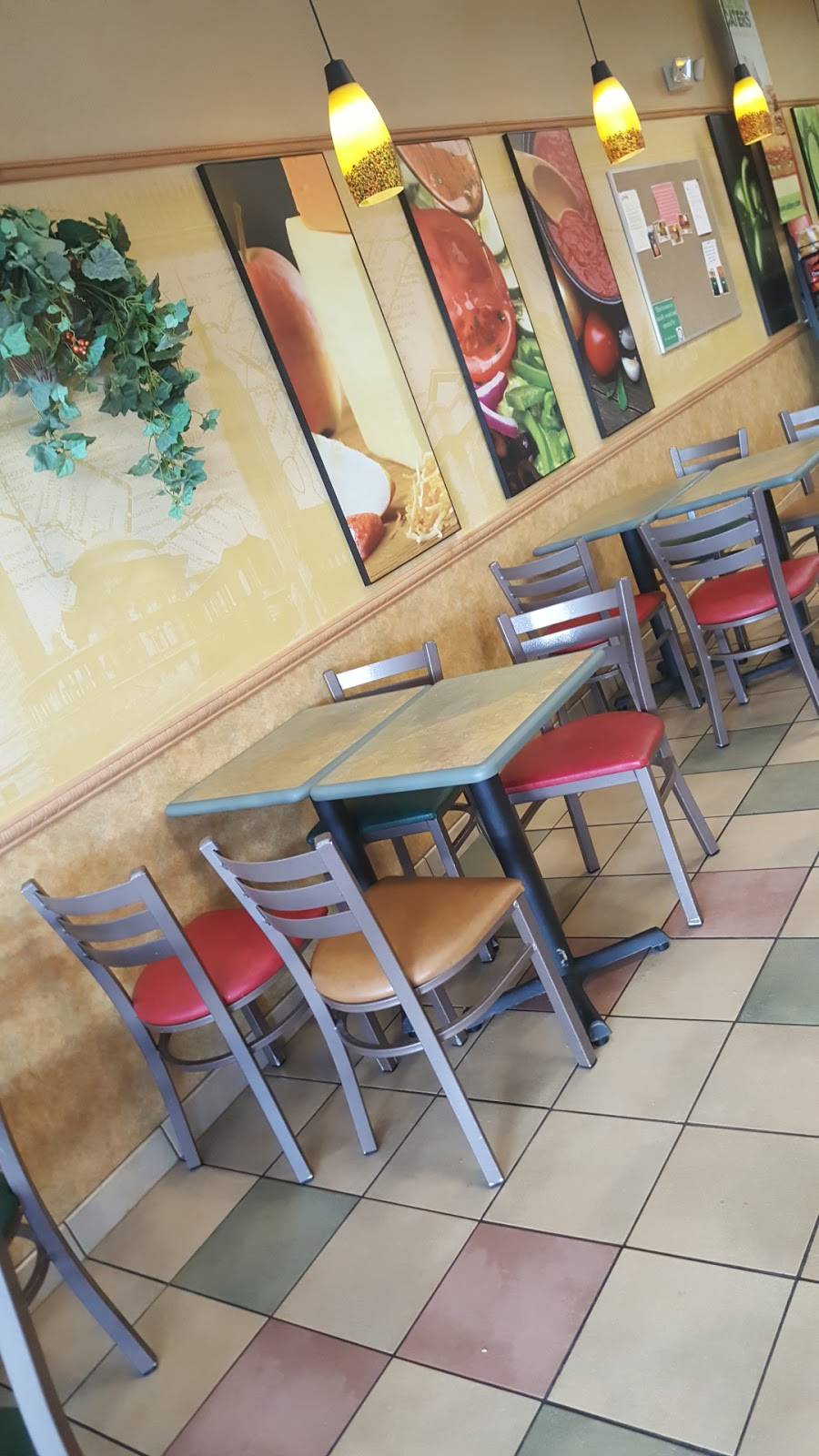 Subway | restaurant | 100 E Fleming Dr, Morganton, NC 28655, USA | 8284320070 OR +1 828-432-0070