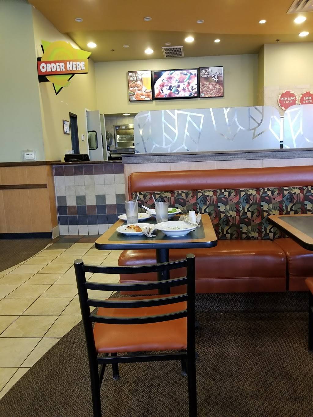 Round Table Pizza | meal delivery | 8822 Madison Ave, Fair Oaks, CA 95628, USA | 9169622700 OR +1 916-962-2700