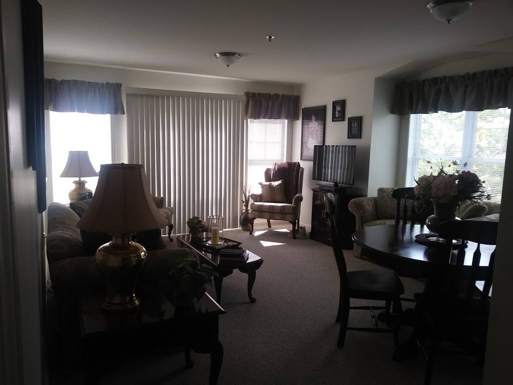 Mediterranean Pizzeria Seafood & More | restaurant | 151 State Rd, Westport, MA 02790, USA | 5086770400 OR +1 508-677-0400