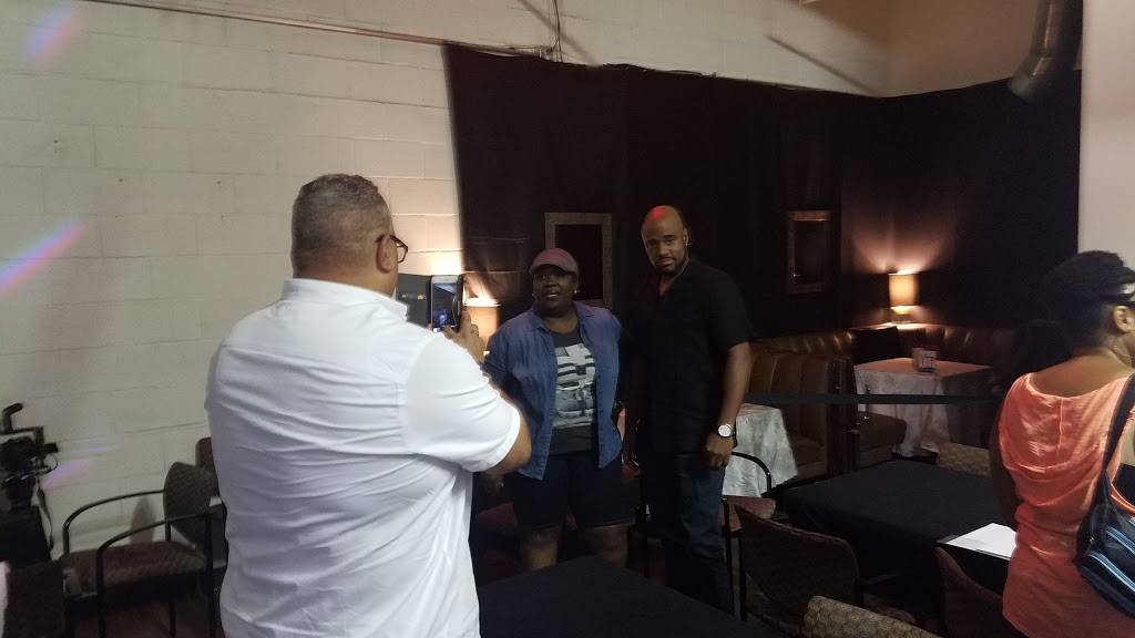 Golden Chick | meal takeaway | 106 S Cockrell Hill Rd, DeSoto, TX 75115, USA | 9722236436 OR +1 972-223-6436