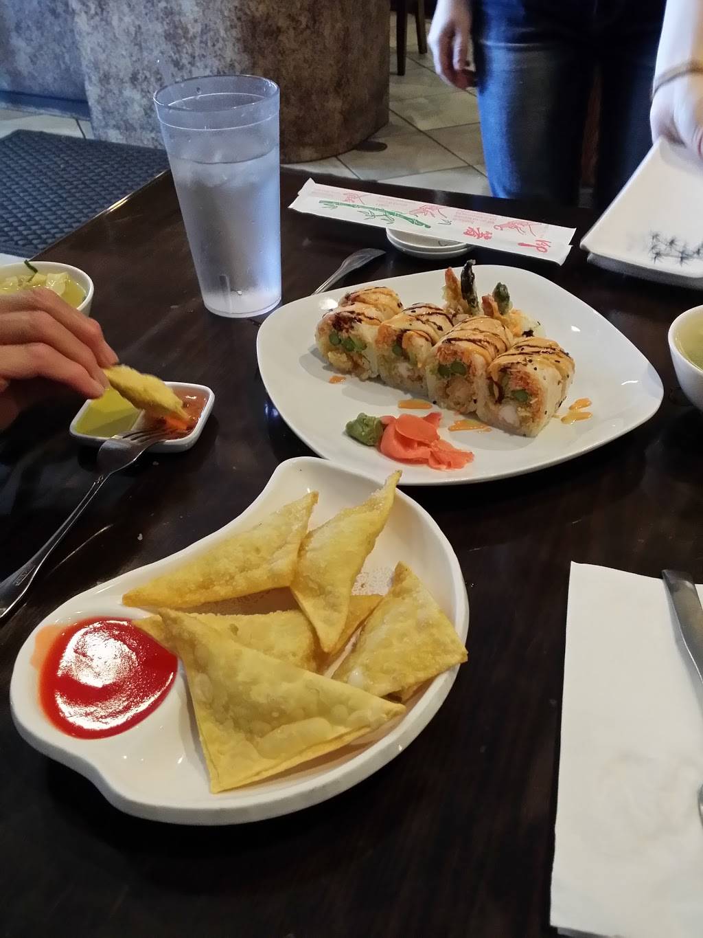 Jin House | restaurant | 2255 Kresge Dr, Amherst, OH 44001, USA | 4402824907 OR +1 440-282-4907