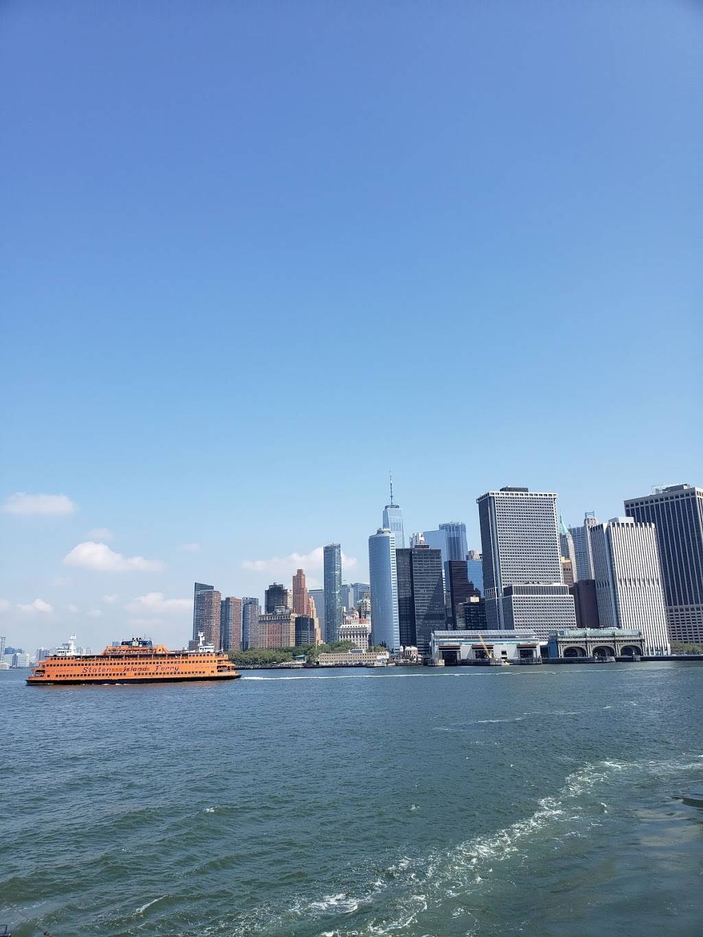 Waves Cafe | restaurant | New Amsterdam Pavilion Battery Park, Peter Minuit Plaza, New York, NY 10004, USA | 6468223236 OR +1 646-822-3236