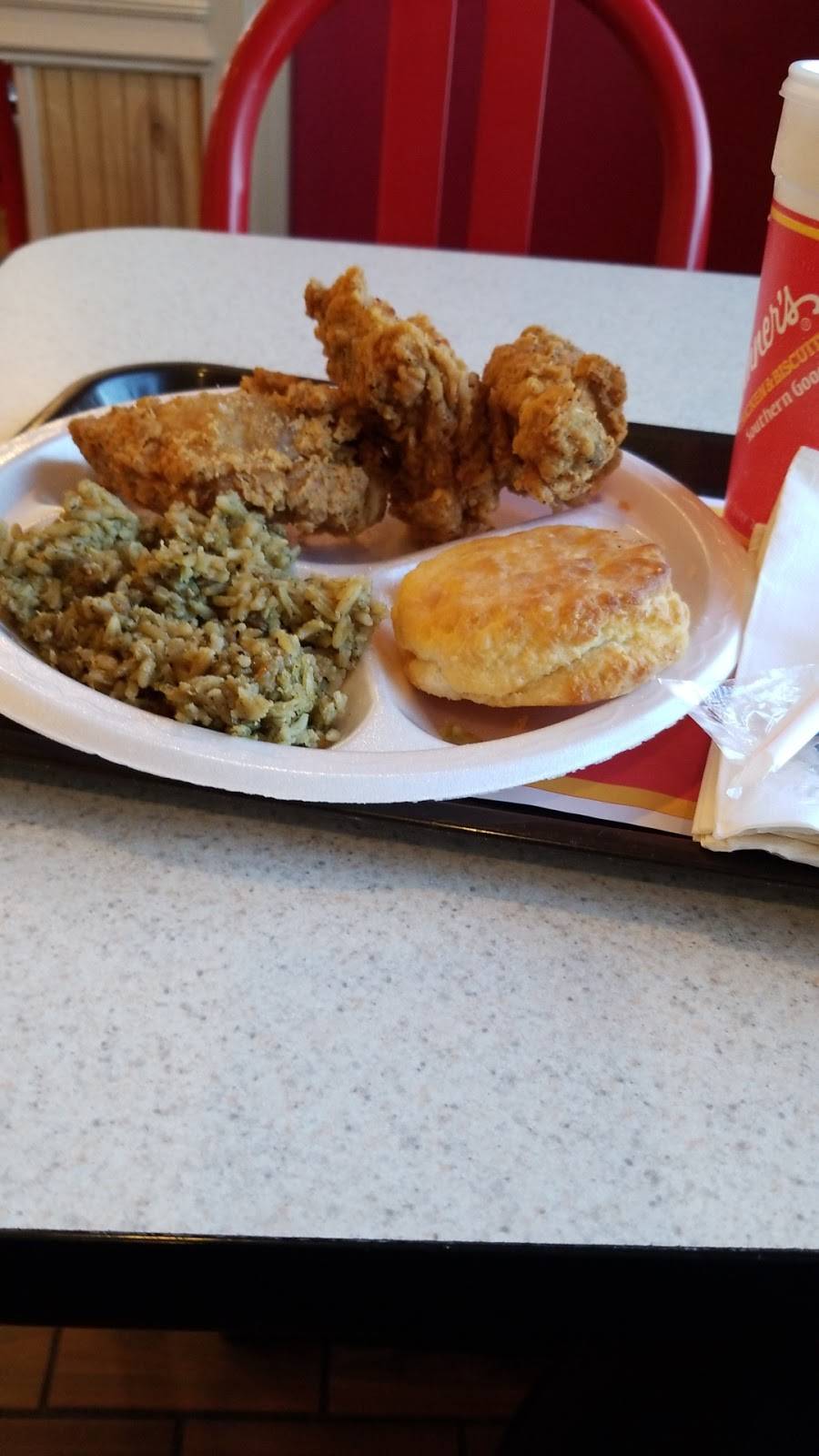 Mrs Winners Chicken & Biscuits | restaurant | 814 Summit Ave, Greensboro, NC 27405, USA | 3362723900 OR +1 336-272-3900