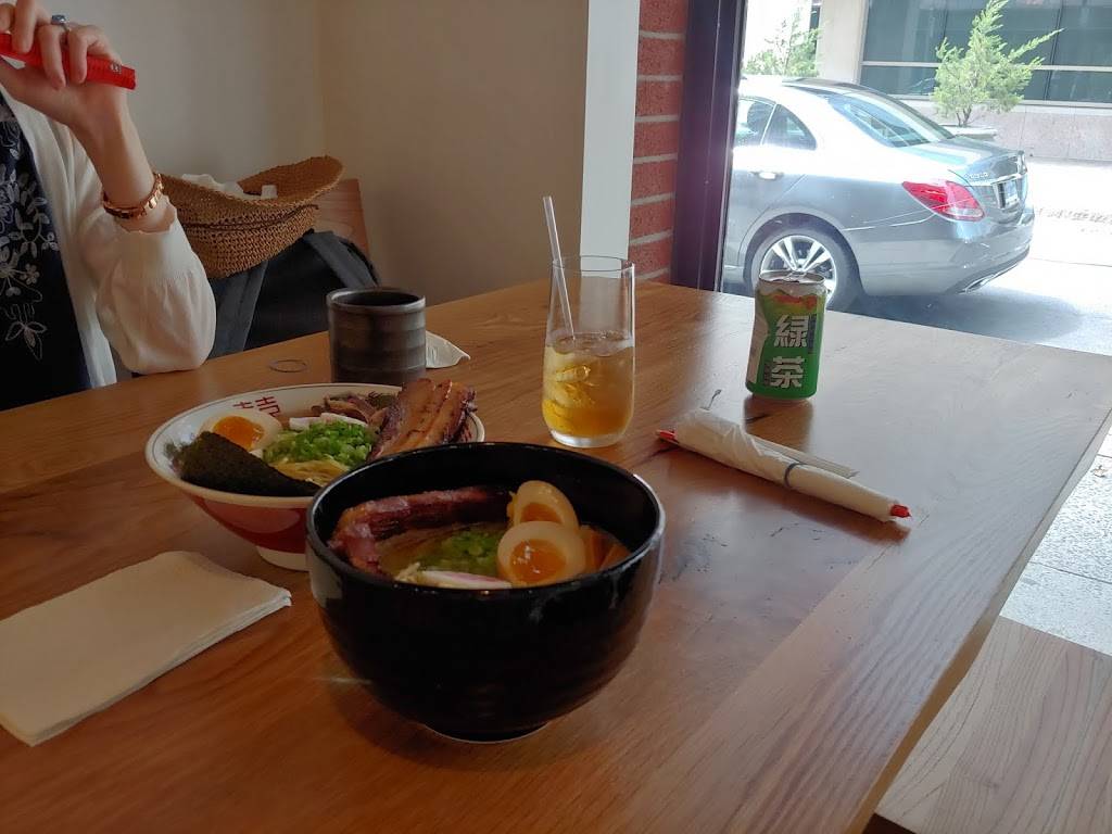 Menya Gumi | restaurant | 165 Orange St, New Haven, CT 06510, USA | 2035350302 OR +1 203-535-0302