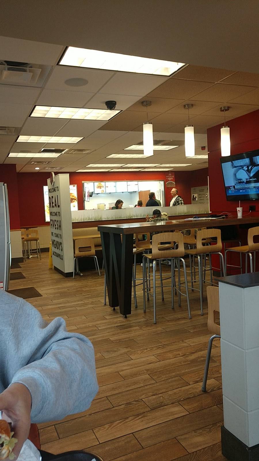 Wendys | restaurant | 901 W Morton Ave, Jacksonville, IL 62650, USA | 2172436668 OR +1 217-243-6668