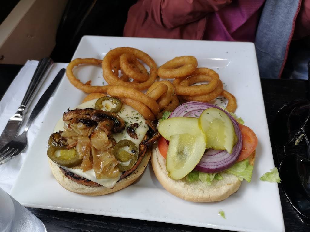 Golden Rooster Restaurant | restaurant | 5 Toronto St, Colborne, ON K0K 1S0, Canada | 9053552231 OR +1 905-355-2231