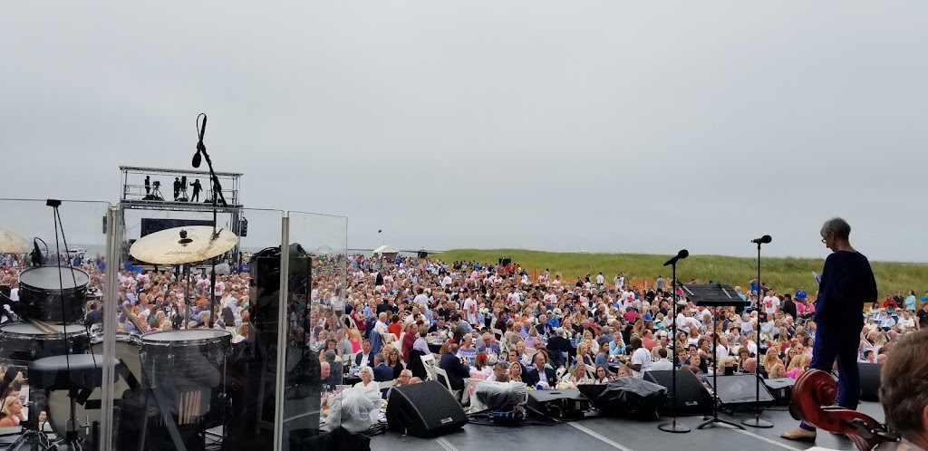 Sandbar at Jetties Beach Bar & Restaurant | restaurant | 4 Bathing Beach Rd #2234, Nantucket, MA 02554, USA | 5082282279 OR +1 508-228-2279