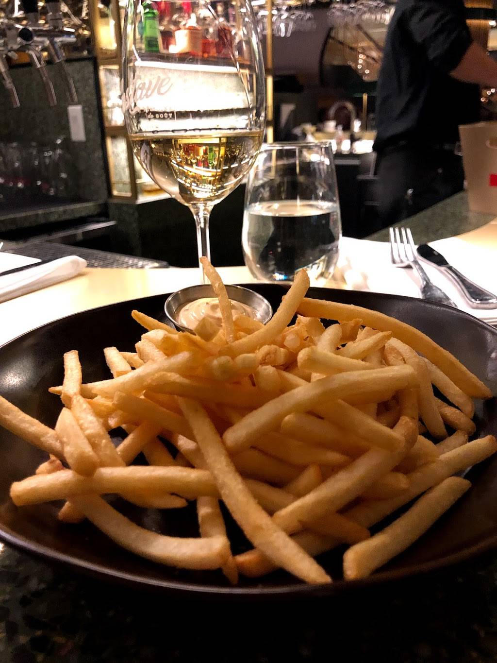 Gustave | restaurant | 980 Boulevard de Maisonneuve O, Montréal, QC H3A 1M5, Canada | 5148479005 OR +1 514-847-9005