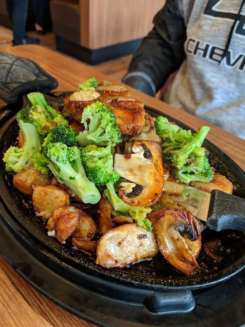 Dennys | restaurant | 15237 Thornton Rd, Lodi, CA 95242, USA | 2093692255 OR +1 209-369-2255