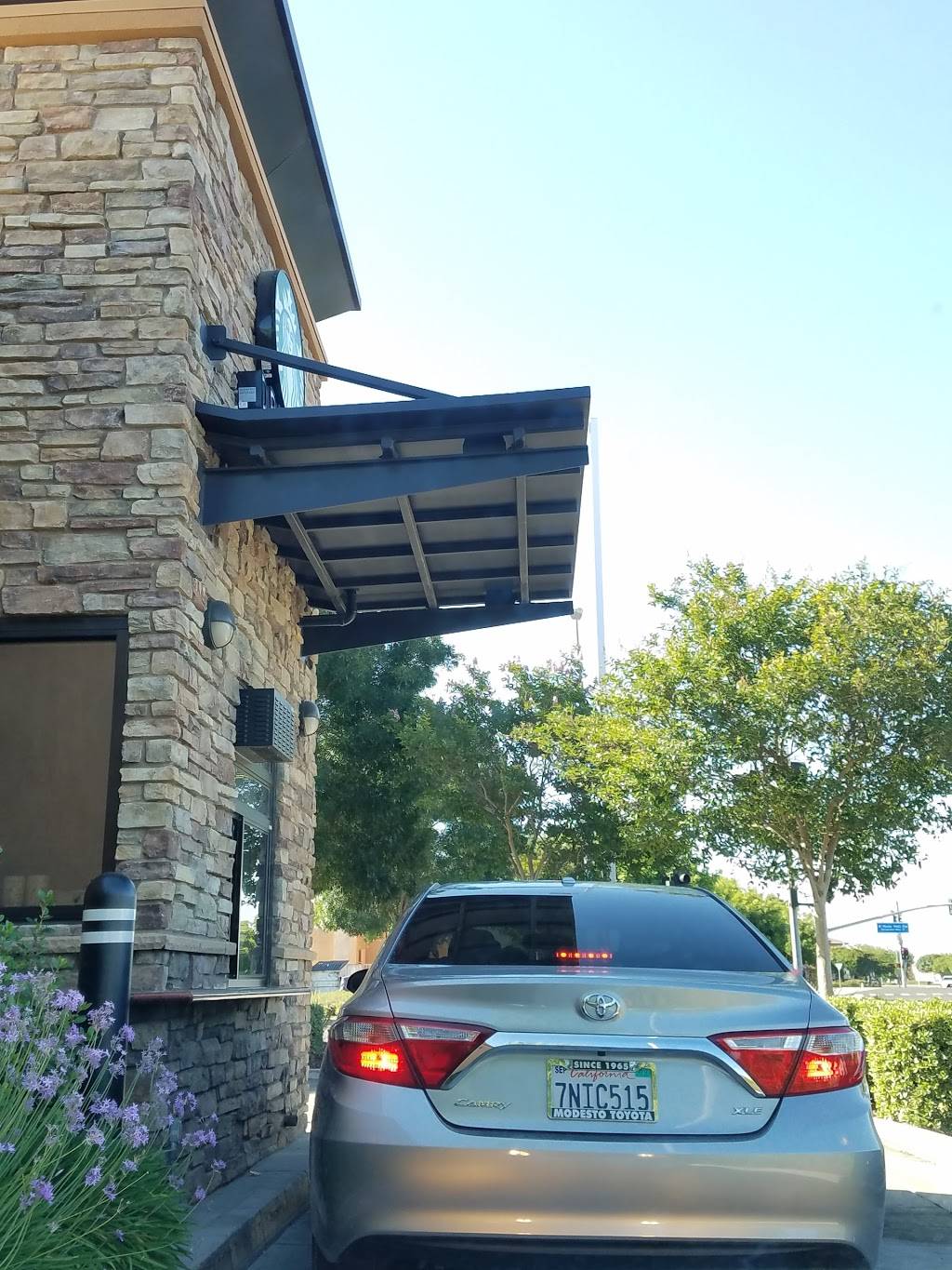 Starbucks | cafe | 3220 Countryside Dr, Turlock, CA 95380, USA | 2096342794 OR +1 209-634-2794