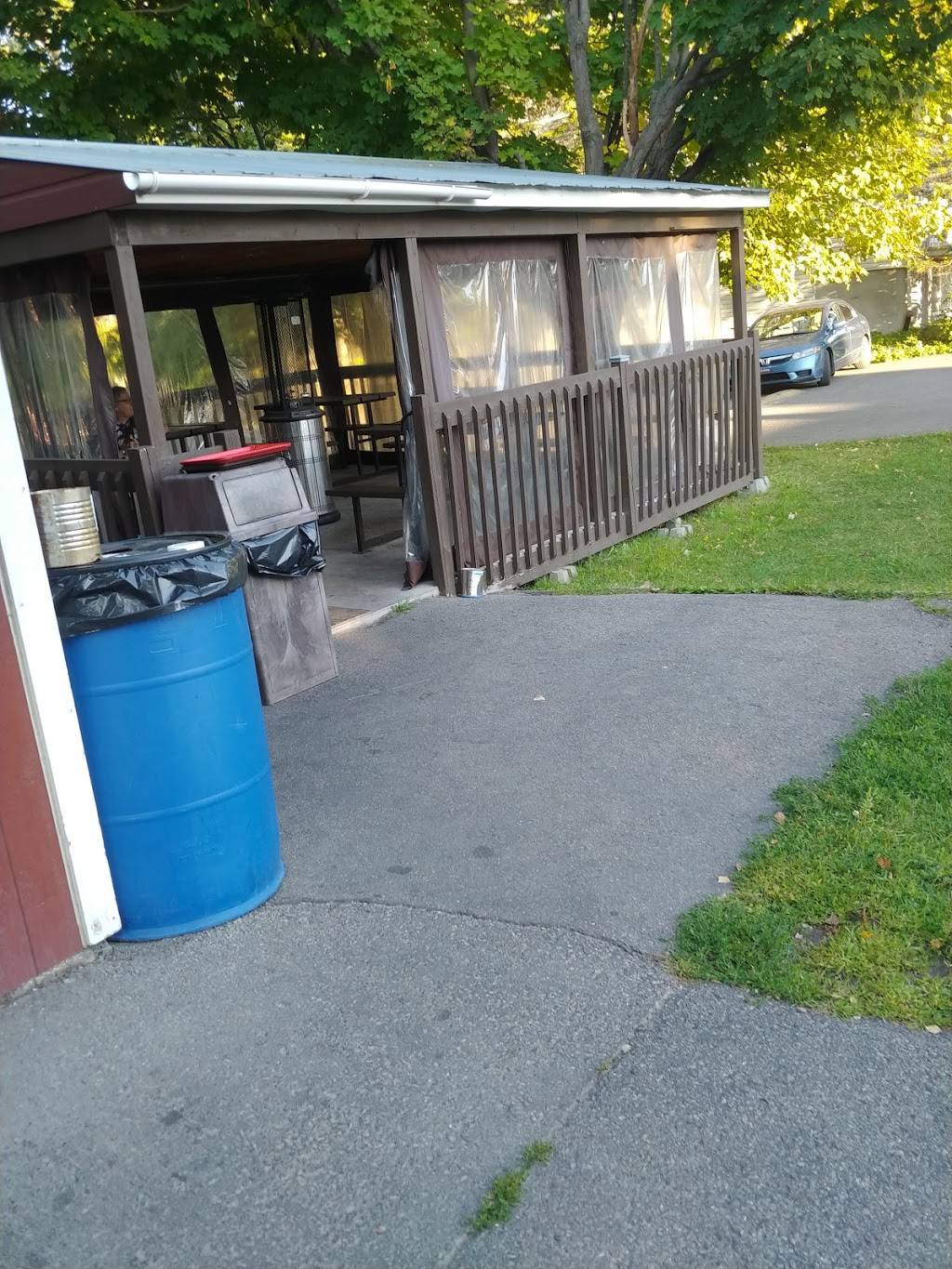 Patate St-Pierre | restaurant | 609 Rue Laviolette, Saint-Jérôme, QC J7Y 2V4, Canada | 4504326363 OR +1 450-432-6363