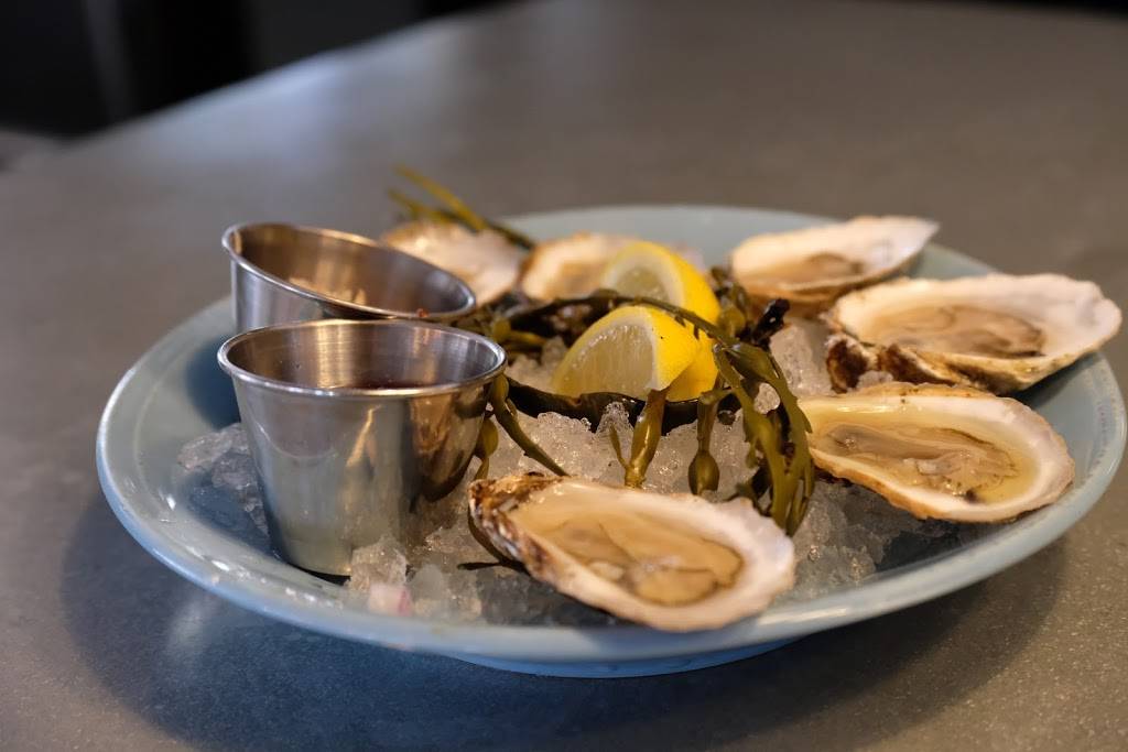 Veronica Fish and Oyster | restaurant | 1830 S Osprey Ave, Sarasota, FL 34239, USA | 9413661342 OR +1 941-366-1342