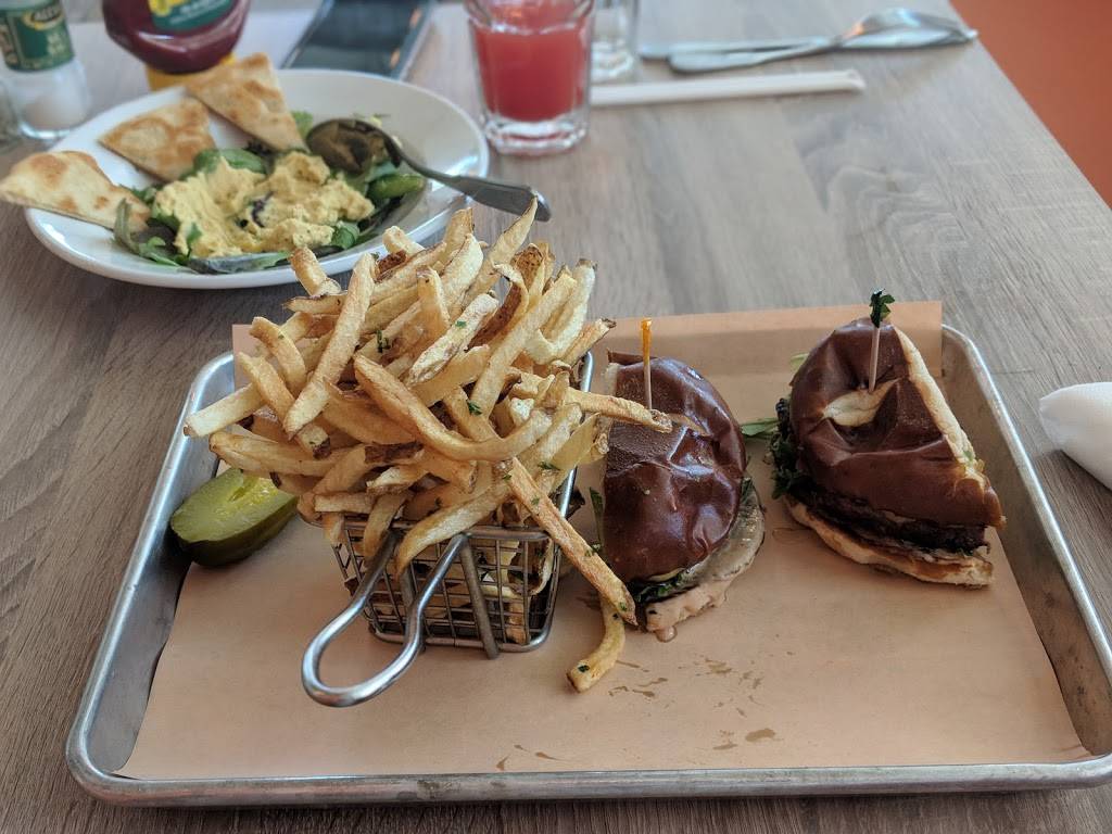 Nikkis Orange Kitchen | restaurant | 1 N Ocean Blvd #102, Pompano Beach, FL 33062, USA | 9545322771 OR +1 954-532-2771