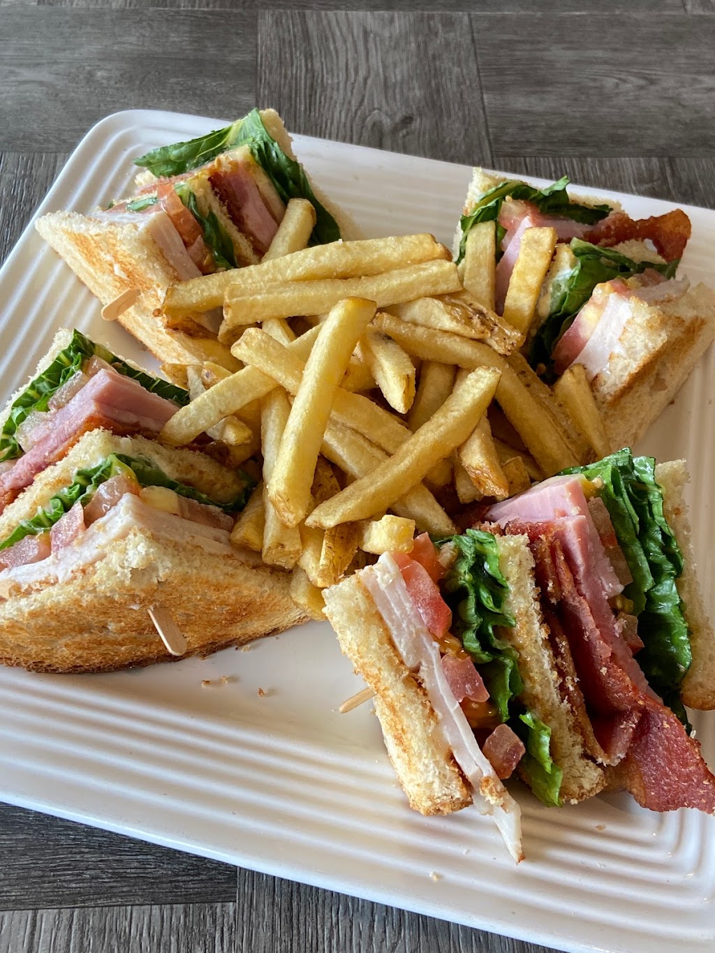 Around the Grille | restaurant | 2325 D St, La Verne, CA 91750, USA | 9092679442 OR +1 909-267-9442