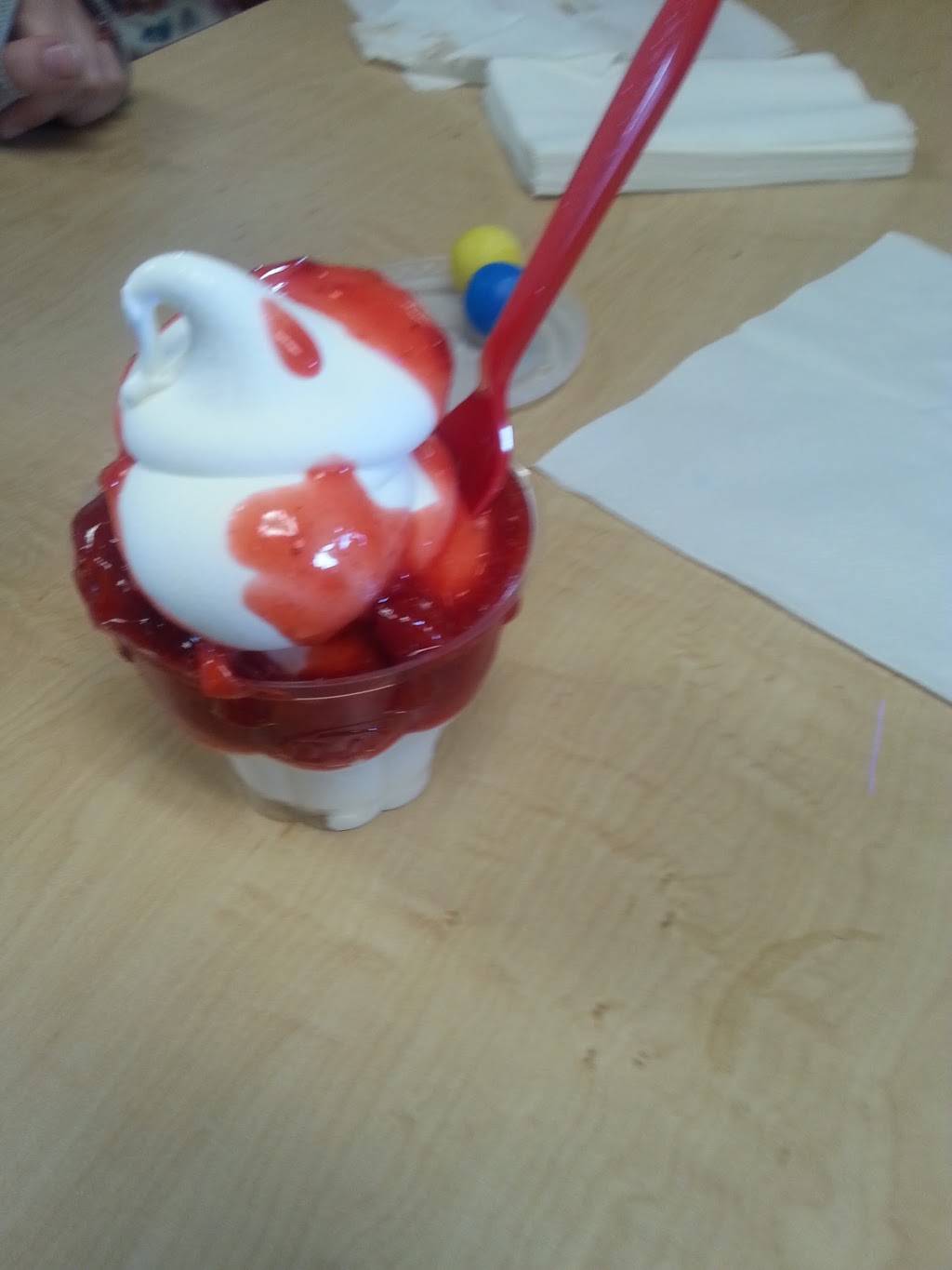 Dairy Queen Grill & Chill | restaurant | 1180 Canton Rd NW, Carrollton, OH 44615, USA | 3306279792 OR +1 330-627-9792