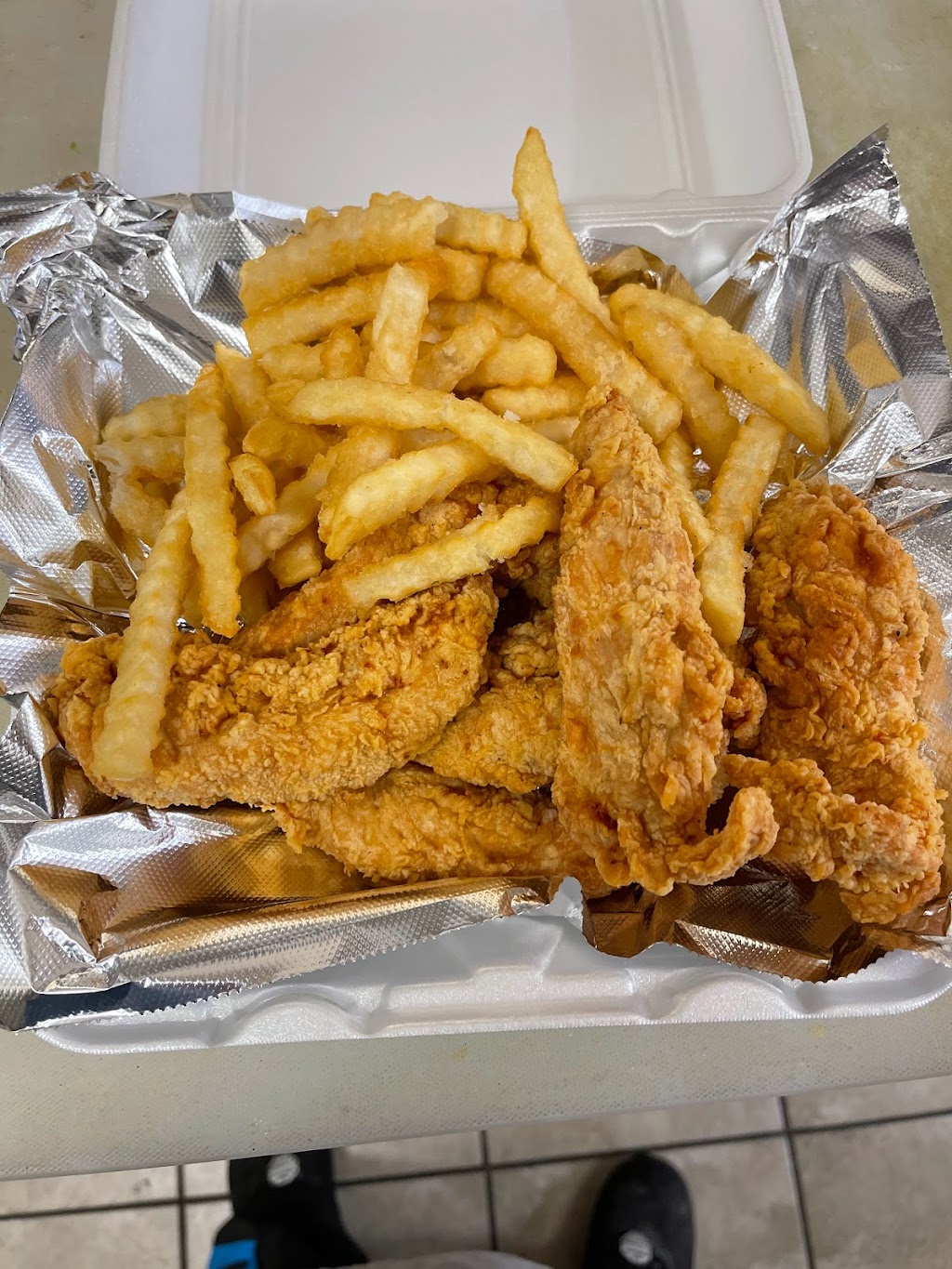 Hot&Crispy fish&chicken | restaurant | 13105 Rivercrest Dr, Crestwood, IL 60418, USA | 7089250082 OR +1 708-925-0082