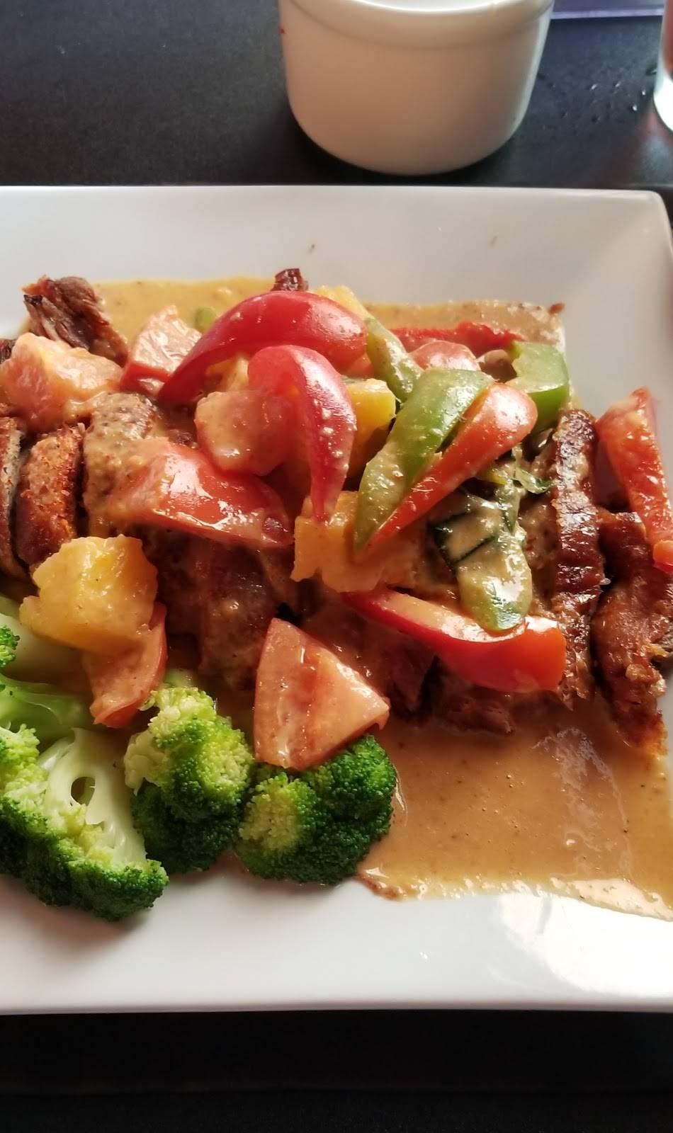 thai fusion cuisine | restaurant | 211 Central Park Ave, Pinehurst, NC 28374, USA | 9104208738 OR +1 910-420-8738