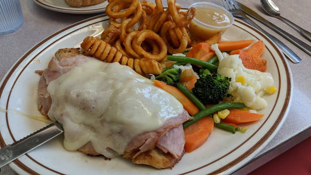 Golden Nugget Pancake House | bakery | 4229 W Irving Park Rd, Chicago, IL 60641, USA | 7737777107 OR +1 773-777-7107