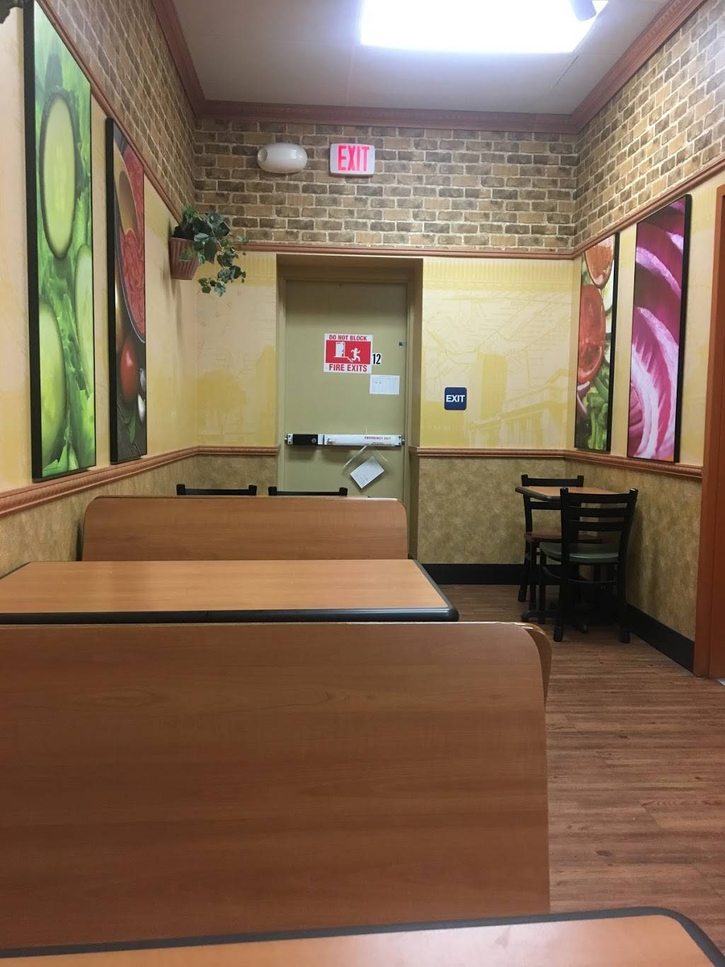 Subway | restaurant | 3002 S Memorial Pkwy, Huntsville, AL 35801, USA | 2564893737 OR +1 256-489-3737