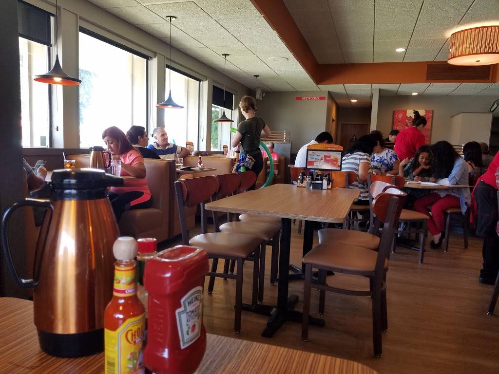 IHOP | restaurant | 26135 Bouquet Canyon Rd, Saugus, CA 91350, USA | 6612532696 OR +1 661-253-2696