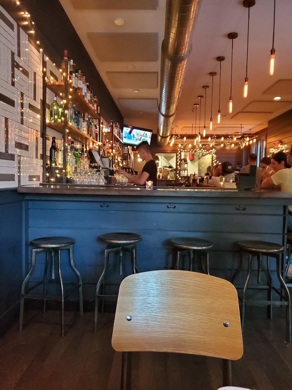 SouthGate | restaurant | 1801 Lombard St, Philadelphia, PA 19146, USA | 2155608443 OR +1 215-560-8443