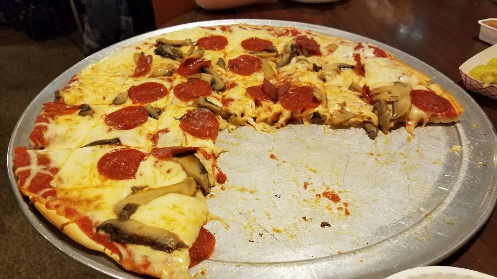 Iron Gate Pizza | restaurant | 516 Washington St, Cannelton, IN 47520, USA | 8125473718 OR +1 812-547-3718