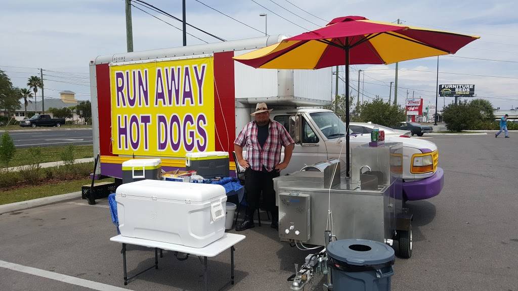 Run Away Hot Dogs | restaurant | 4846 FL-55, New Port Richey, FL 34652, USA | 7279119911 OR +1 727-911-9911