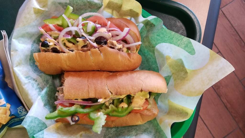 Subway | restaurant | 1265 York Mills Rd F1-2, North York, ON M3A 1Z5, Canada | 4169017827 OR +1 416-901-7827