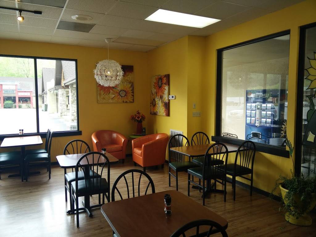 Sassy Sunflowers Bakery & Cafe | bakery | 1655 Acquoni Rd, Cherokee, NC 28719, USA | 8284972539 OR +1 828-497-2539