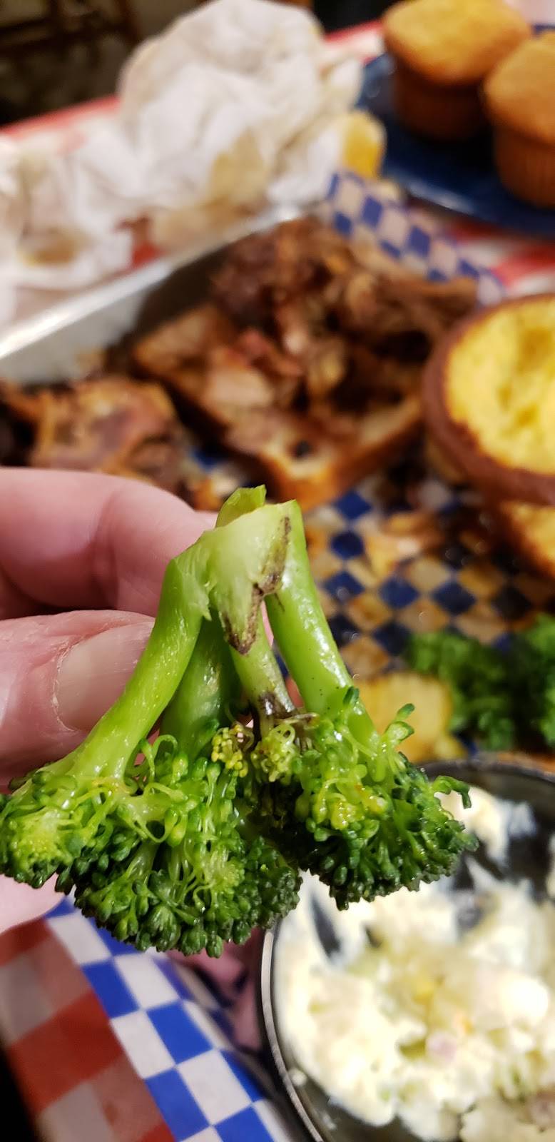 Famous Daves Bar-B-Que | restaurant | 8605 Citadel Way, Louisville, KY 40220, USA | 5024932812 OR +1 502-493-2812