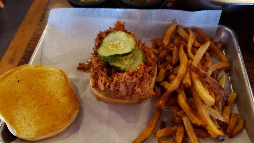 The Little Owl Social Pub | restaurant | 3747 Grand Blvd, Brookfield, IL 60513, USA | 7082555445 OR +1 708-255-5445