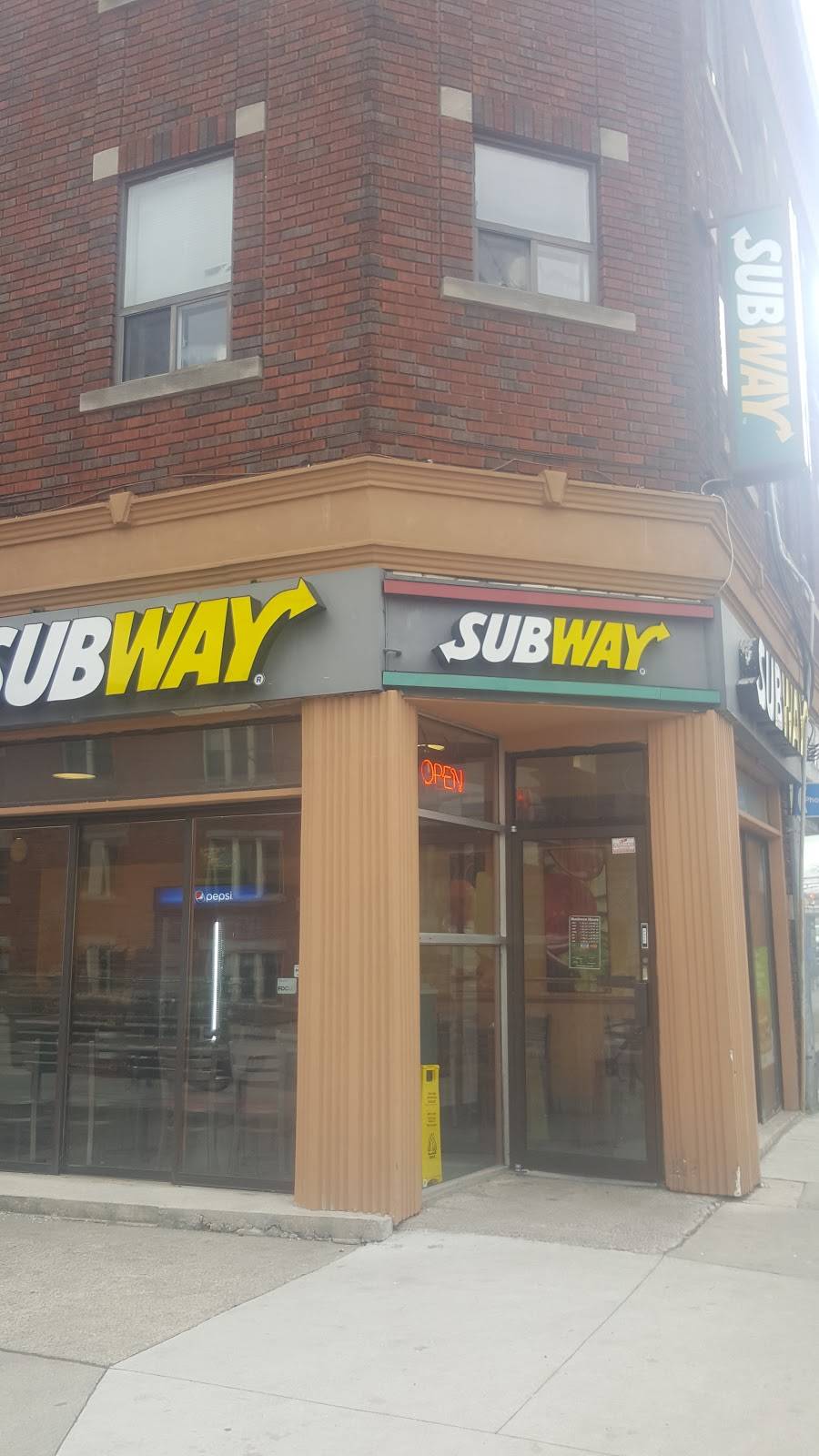 Subway | meal takeaway | 1123 St Clair Ave W, Toronto, ON M6E 1B1, Canada | 6473442241 OR +1 647-344-2241