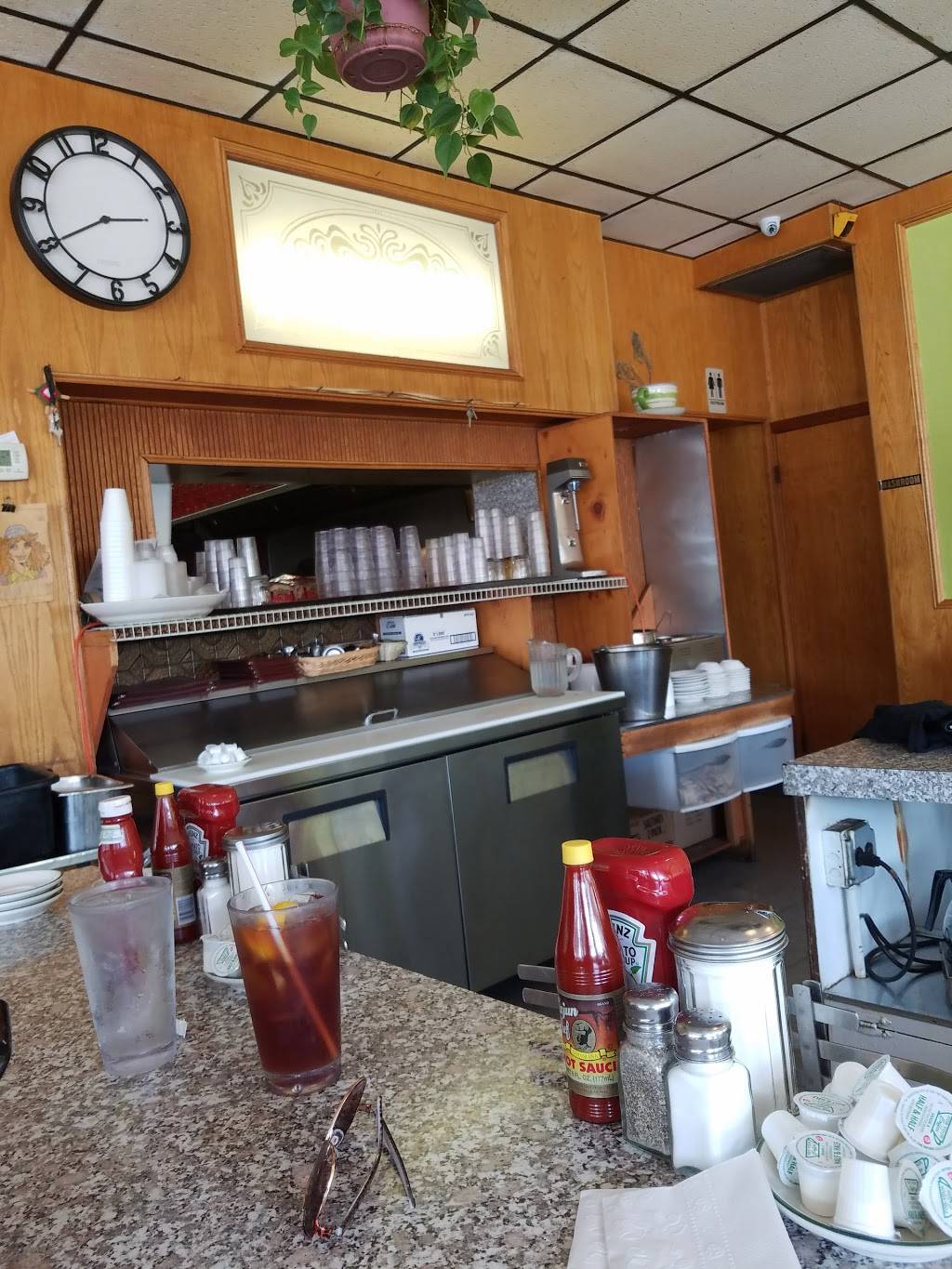 Little Corner Restaurant | restaurant | 5937 N Broadway, Chicago, IL 60660, USA | 7738781834 OR +1 773-878-1834