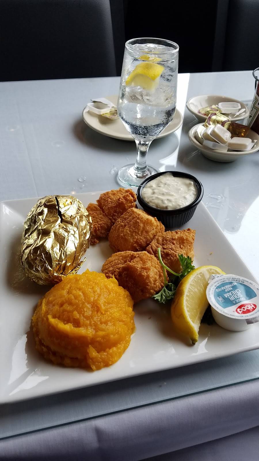 Isaacs | restaurant | 114 Water St, Plymouth, MA 02360, USA | 5088300001 OR +1 508-830-0001