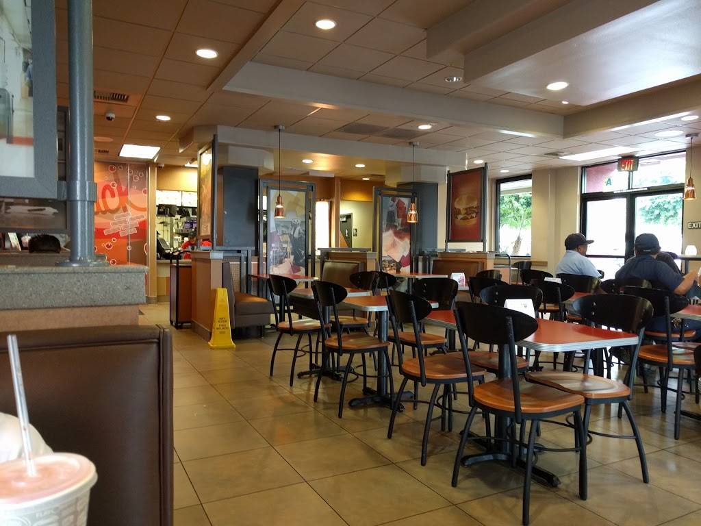 Jack in the Box | restaurant | 9380 Mira Mesa Blvd, San Diego, CA 92126, USA | 8585660052 OR +1 858-566-0052