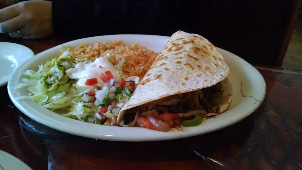 Titos Mexican Grill | restaurant | 25 Ghent Rd, Fairlawn, OH 44333, USA | 3308359801 OR +1 330-835-9801