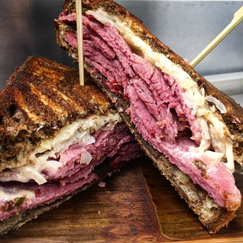 Tiny Tavern | night club | 600 E Grand Ave, Chicago, IL 60611, USA | 3123743923 OR +1 312-374-3923