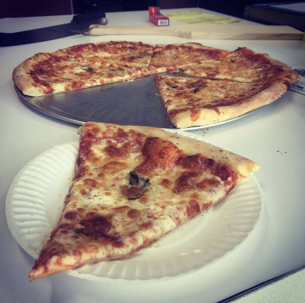 Stoneys Pizza | restaurant | 17210 Pacific Coast Hwy, Huntington Beach, CA 92649, USA | 7145960024 OR +1 714-596-0024