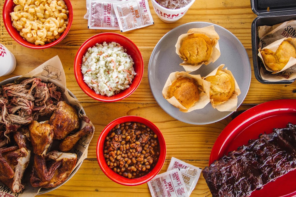 Sonnys BBQ | restaurant | 6702 N 9th Ave, Pensacola, FL 32504, USA | 8504767618 OR +1 850-476-7618