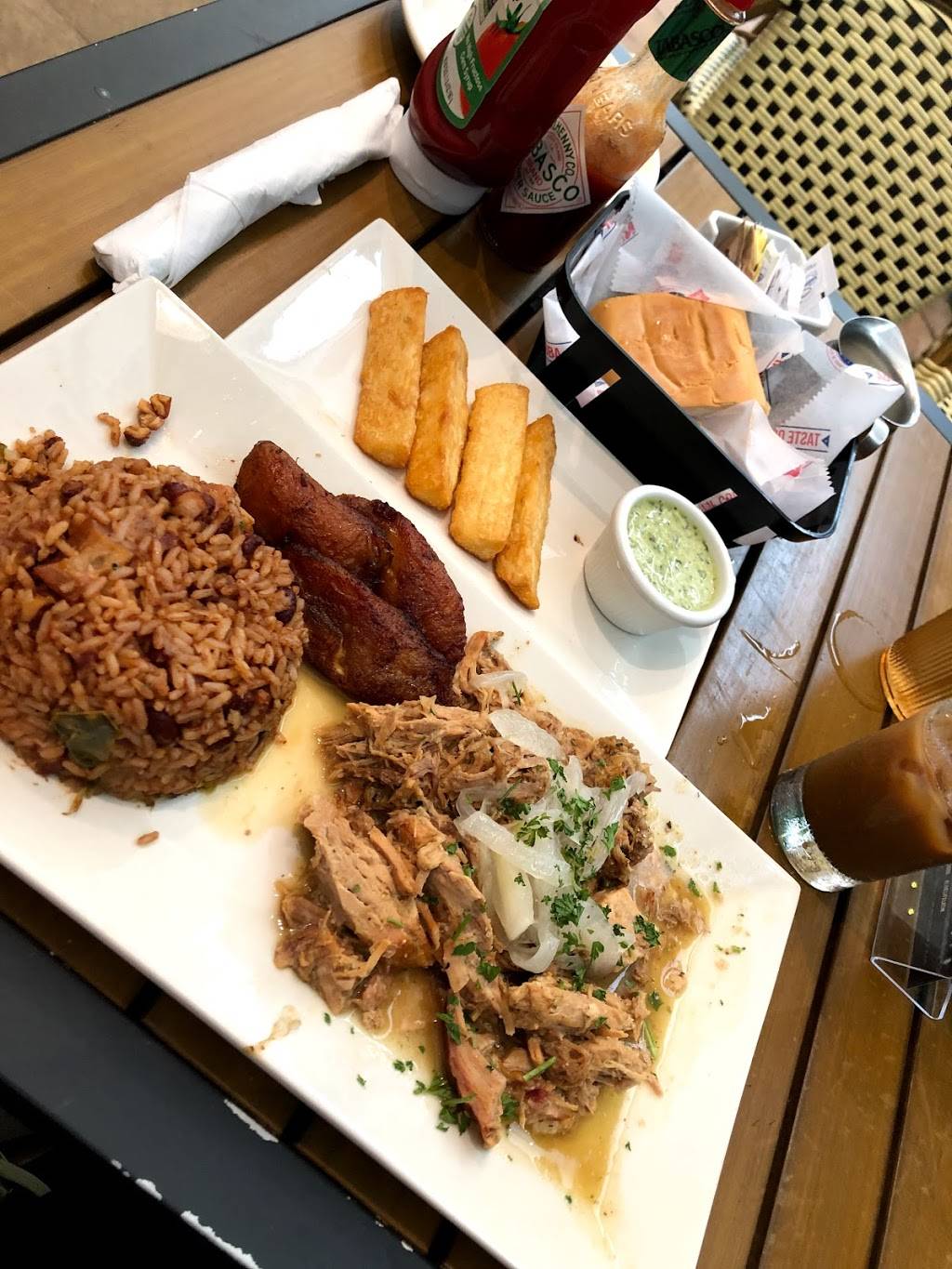 Latin Cafe 2000 - Brickell | restaurant | 1053 Brickell Plaza, Miami, FL 33131, USA | 3056461400 OR +1 305-646-1400